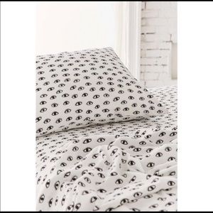 ISO Urban Outfitters UO Home Eye Eyeball Sheets